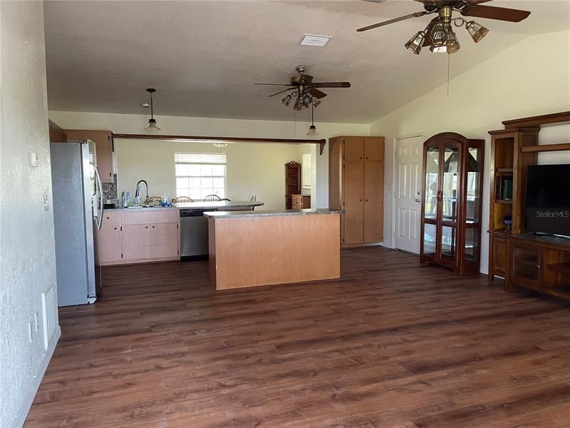 Recently Sold: $275,000 (2 beds, 2 baths, 1256 Square Feet)