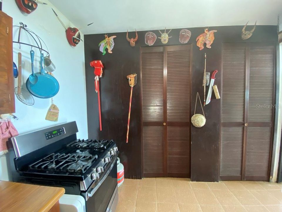 En Venta: $454,000 (3 camas, 3 baños, 3500 Pies cuadrados)