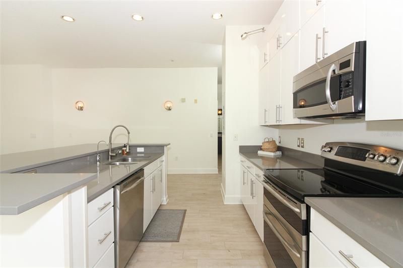 Recently Sold: $569,500 (3 beds, 2 baths, 1495 Square Feet)