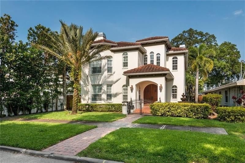 Recently Sold: $1,700,000 (3 beds, 4 baths, 3402 Square Feet)