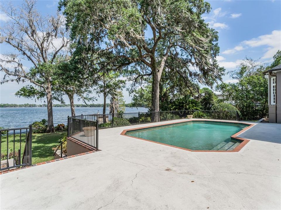 Recently Sold: $4,595,000 (4 beds, 5 baths, 5258 Square Feet)