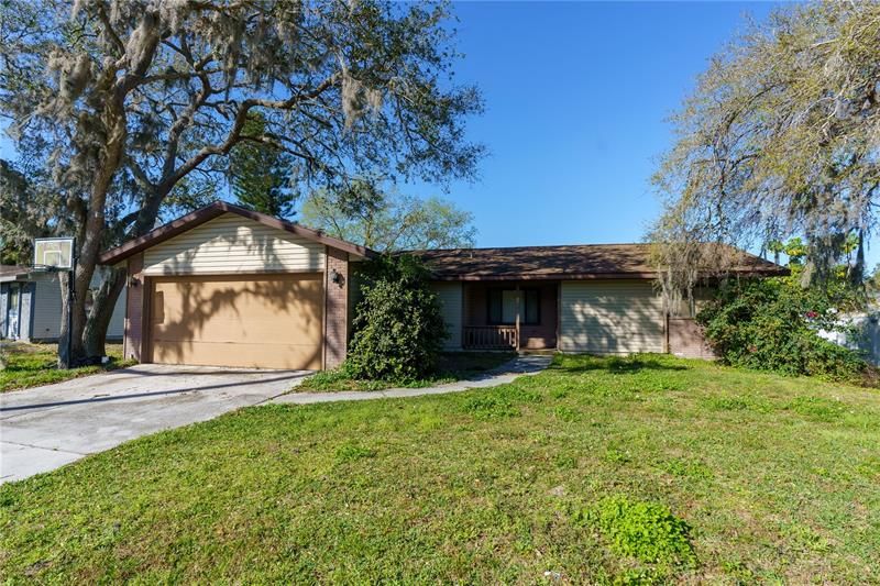 Recently Sold: $275,000 (3 beds, 2 baths, 1432 Square Feet)