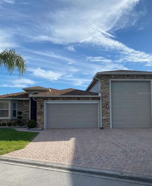 Recently Sold: $635,000 (3 beds, 2 baths, 1997 Square Feet)