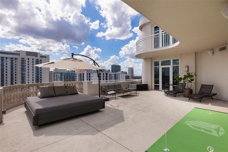 Recently Sold: $2,650,000 (3 beds, 3 baths, 4800 Square Feet)