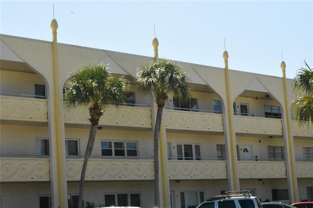 Recently Rented: $1,450 (2 beds, 2 baths, 1400 Square Feet)