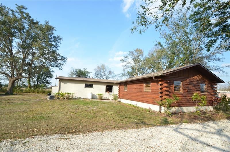 Recently Sold: $400,000 (4 beds, 2 baths, 1836 Square Feet)