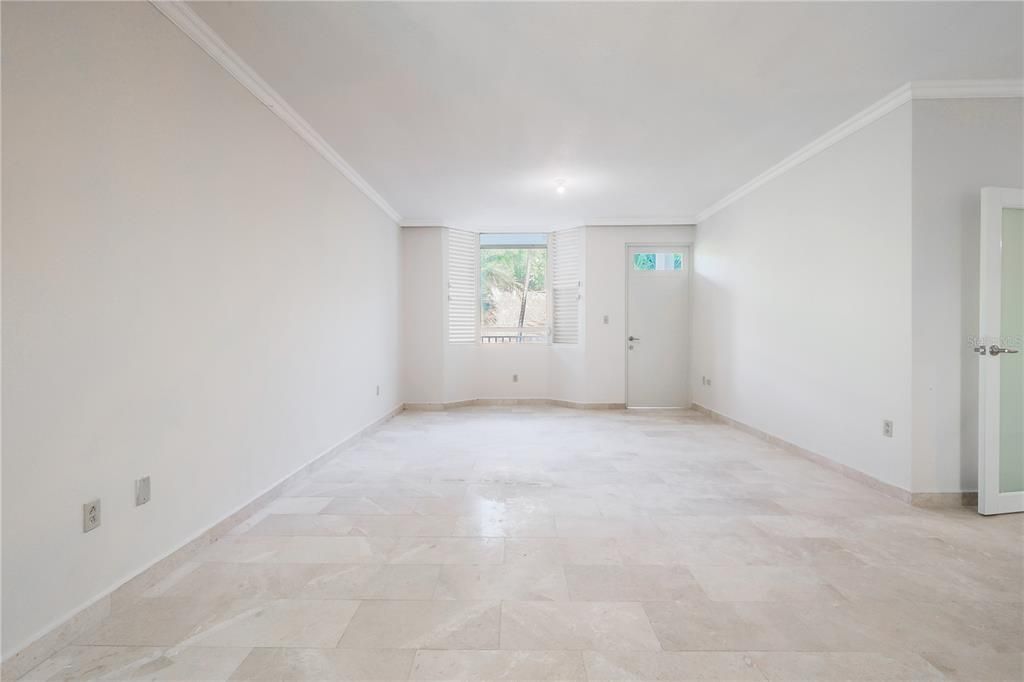 Vendido Recientemente: $699,000 (4 camas, 3 baños, 3811 Pies cuadrados)