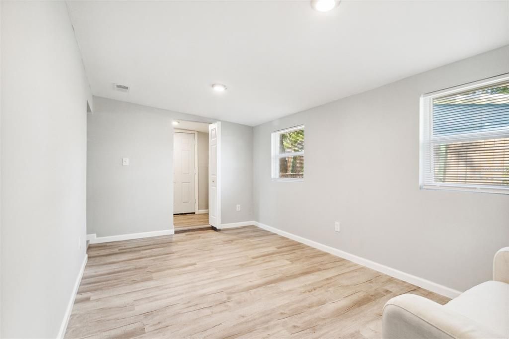 Recently Sold: $210,000 (3 beds, 1 baths, 1230 Square Feet)
