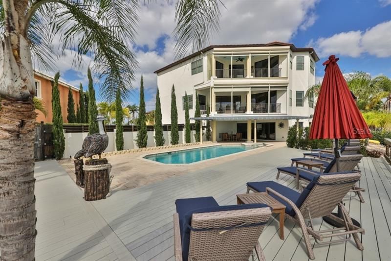 Recently Sold: $1,975,000 (5 beds, 4 baths, 4186 Square Feet)