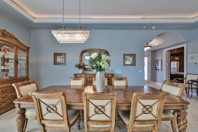 Recently Sold: $1,975,000 (5 beds, 4 baths, 4186 Square Feet)