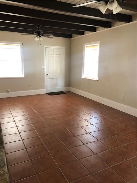 Recently Sold: $1,100,000 (2 beds, 2 baths, 1131 Square Feet)