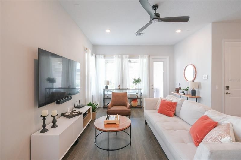 Recently Sold: $650,000 (3 beds, 2 baths, 2776 Square Feet)