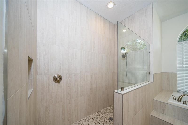 最近租的: $4,750 (4 贝兹, 3 浴室, 2704 平方英尺)
