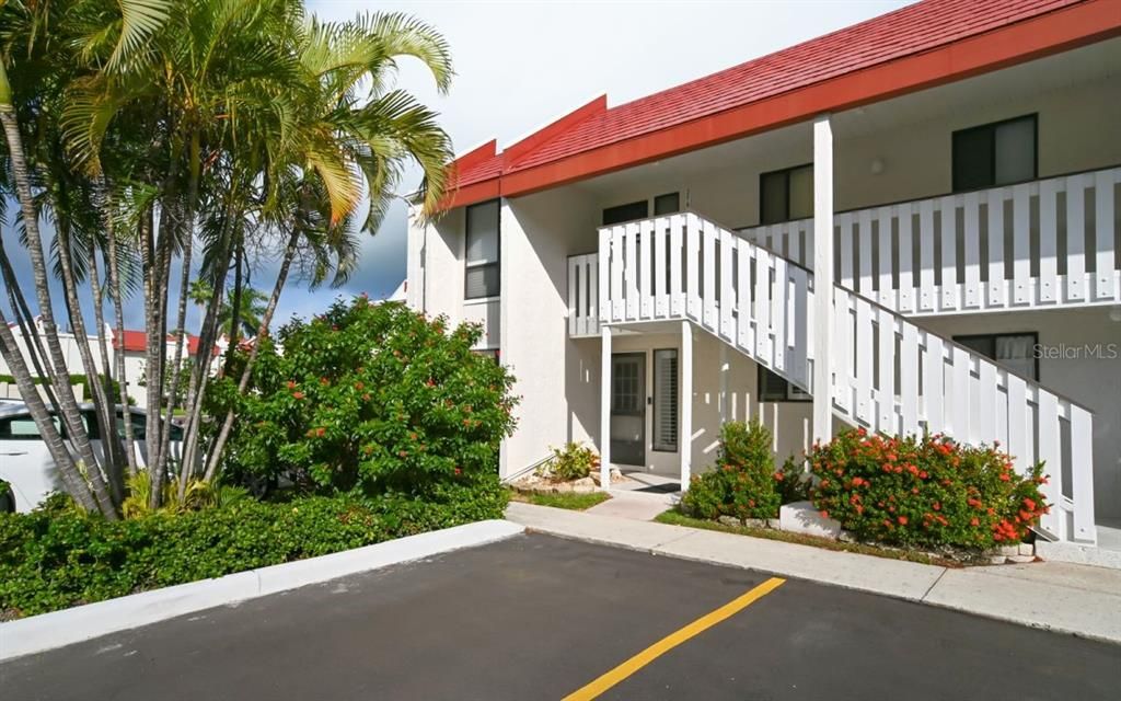 Recently Sold: $630,000 (2 beds, 2 baths, 1080 Square Feet)