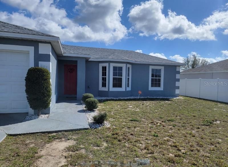 Recently Sold: $250,000 (3 beds, 2 baths, 1377 Square Feet)