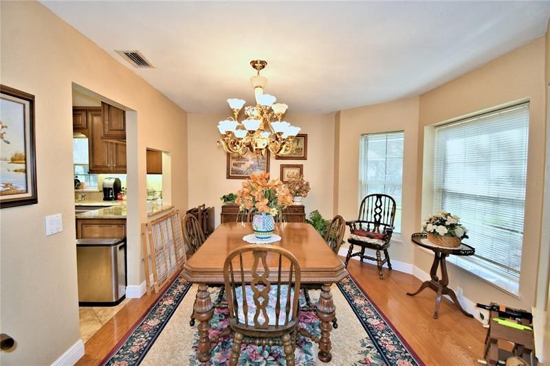 FORMAL DINING RM WITH VIEW OF LAKE REEDY