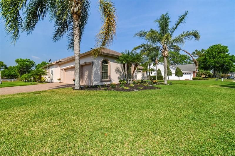 Recently Sold: $849,000 (3 beds, 3 baths, 2963 Square Feet)