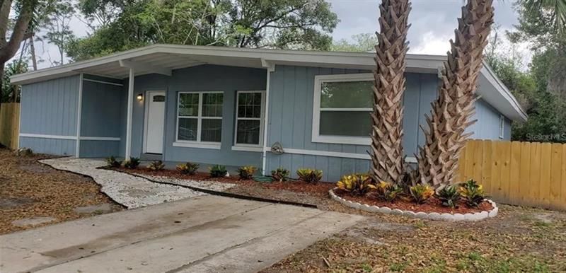 Recently Rented: $2,200 (4 beds, 2 baths, 1434 Square Feet)