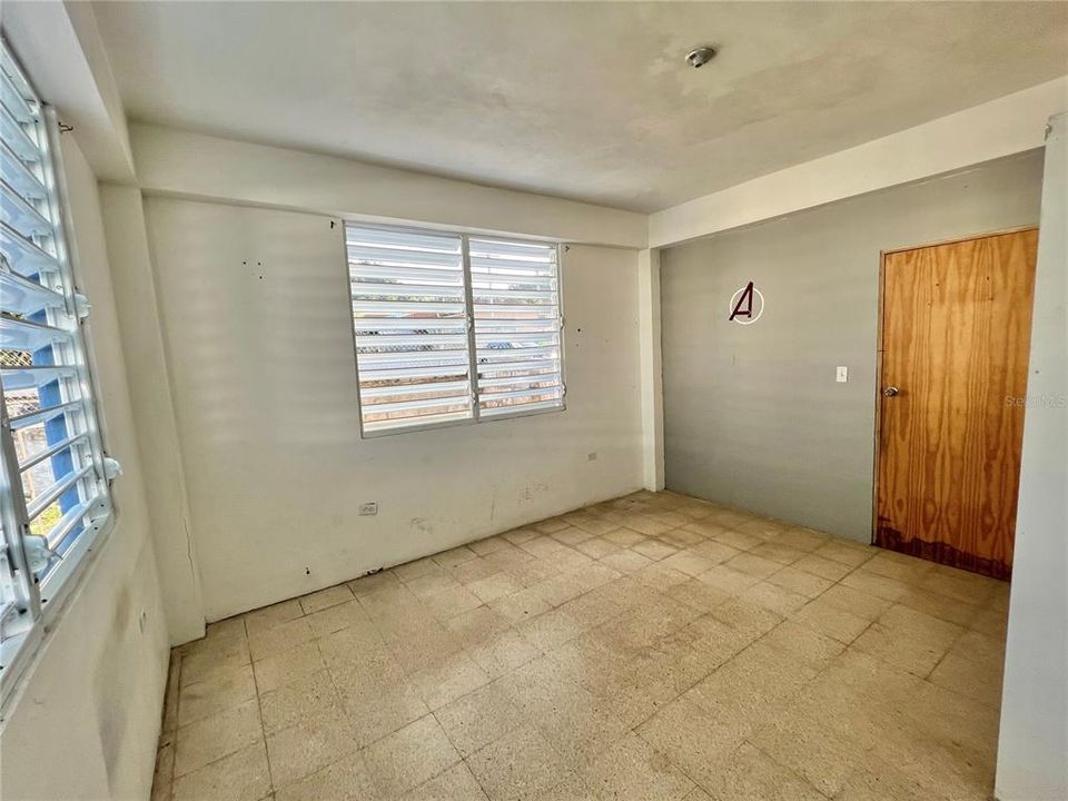 Vendido Recientemente: $76,900 (3 camas, 1 baños, 1026 Pies cuadrados)