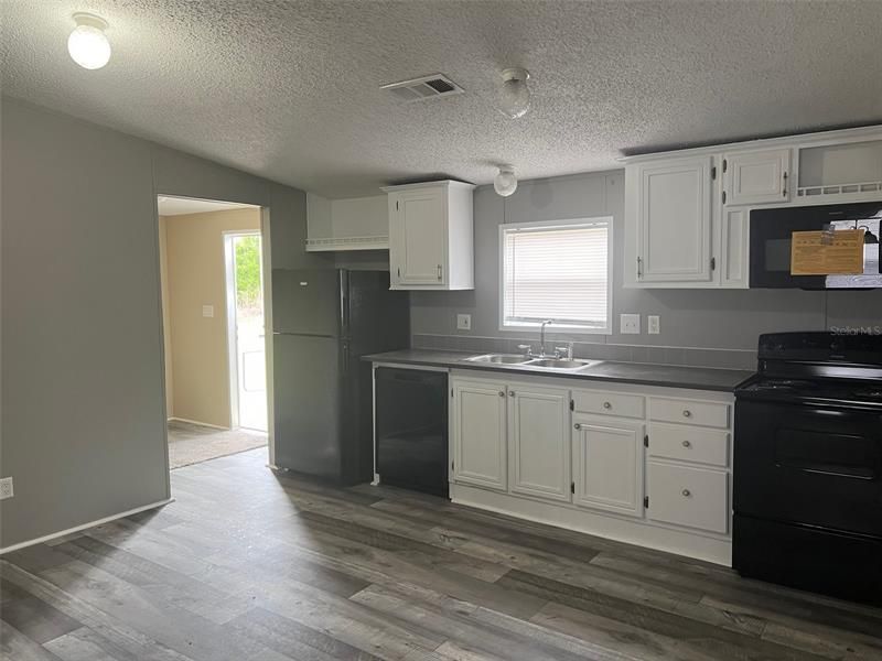 Recently Sold: $189,900 (3 beds, 2 baths, 1620 Square Feet)