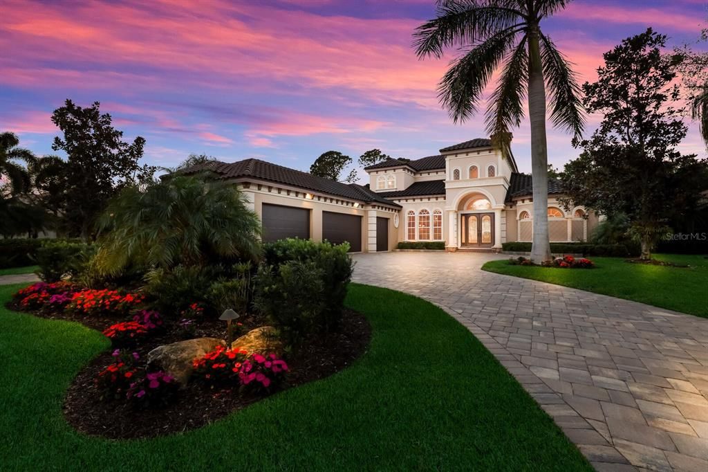 最近售出: $1,998,000 (4 贝兹, 5 浴室, 4169 平方英尺)