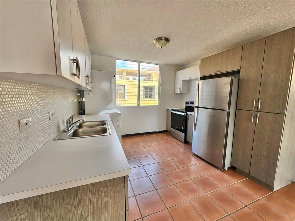 Vendido Recientemente: $200,000 (3 camas, 2 baños, 1525 Pies cuadrados)