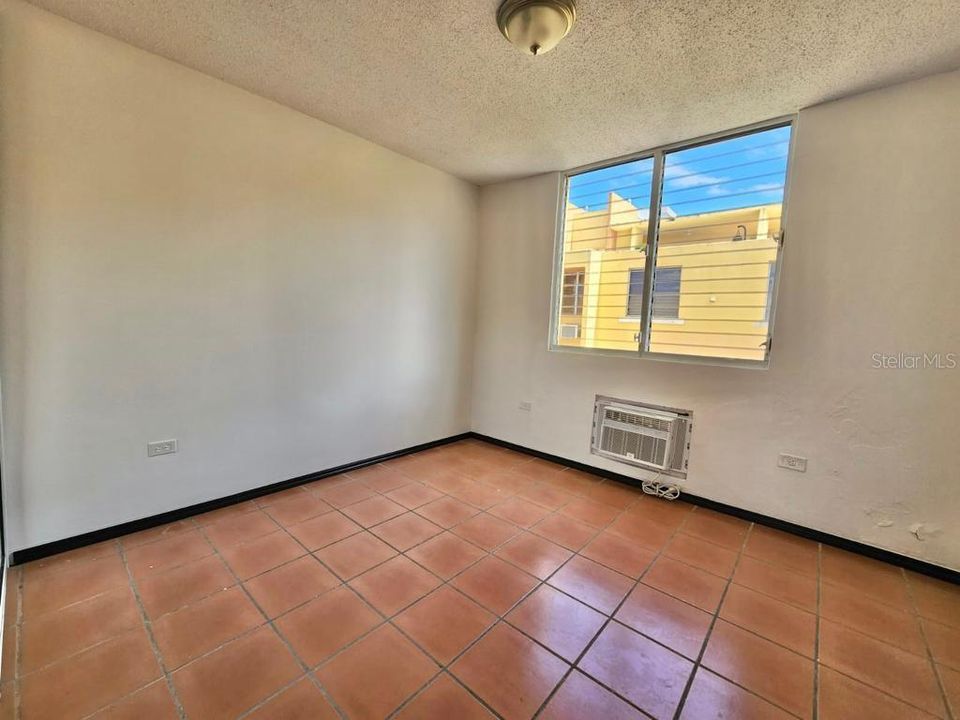 Vendido Recientemente: $200,000 (3 camas, 2 baños, 1525 Pies cuadrados)