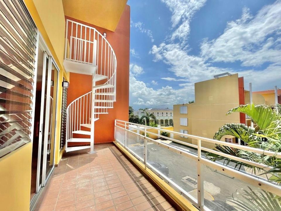 Vendido Recientemente: $200,000 (3 camas, 2 baños, 1525 Pies cuadrados)