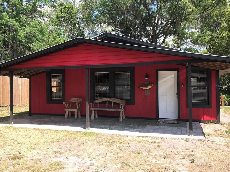 Recently Sold: $199,000 (2 beds, 1 baths, 696 Square Feet)