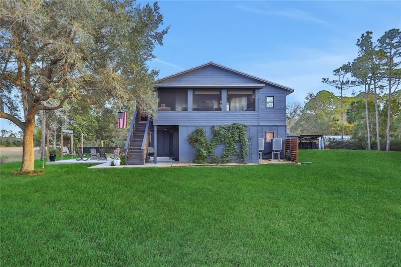Recently Sold: $995,000 (5 beds, 4 baths, 2820 Square Feet)
