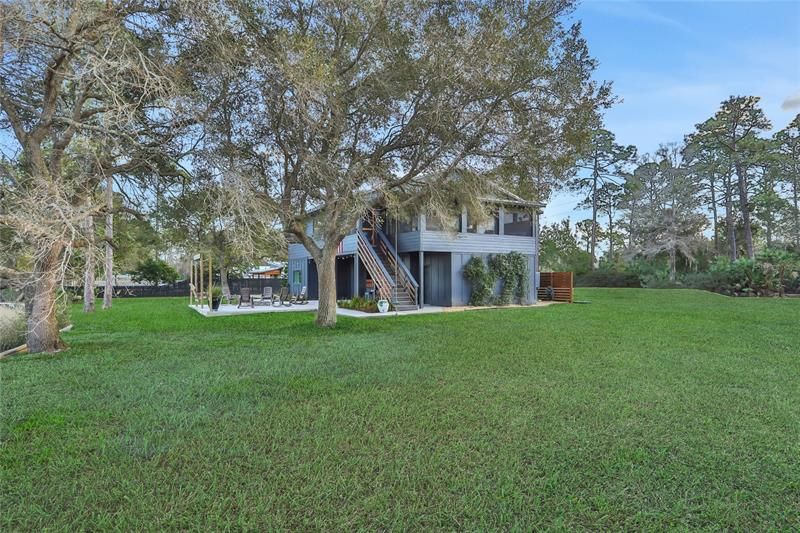 Recently Sold: $995,000 (5 beds, 4 baths, 2820 Square Feet)