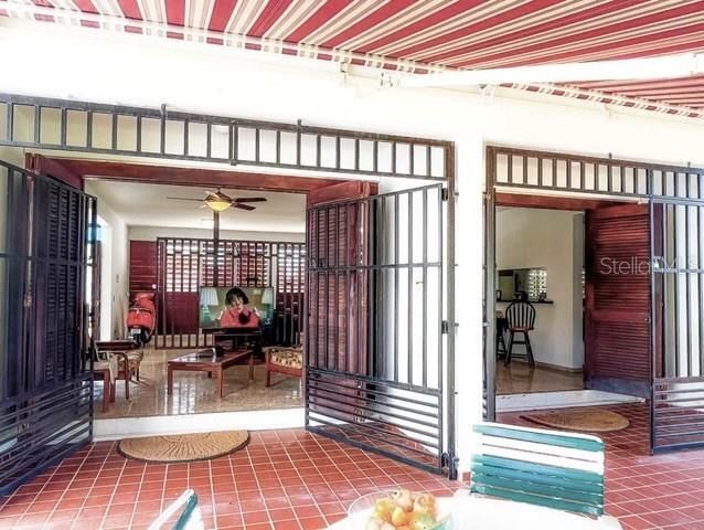 Vendido Recientemente: $495,000 (4 camas, 2 baños, 3460 Pies cuadrados)