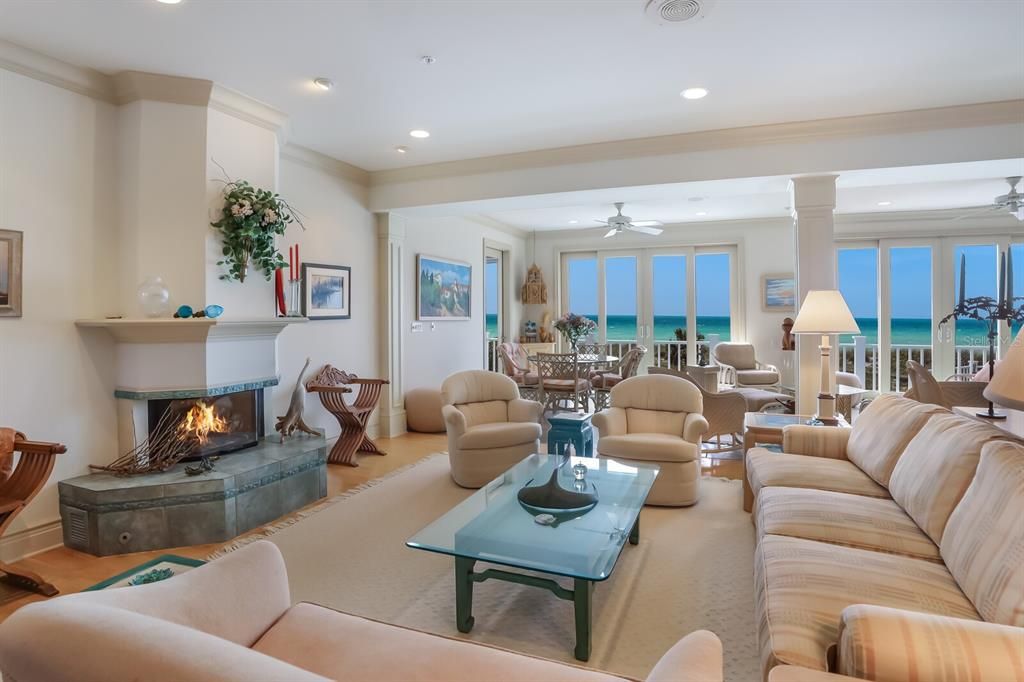 Recently Sold: $14,000,000 (4 beds, 4 baths, 4817 Square Feet)