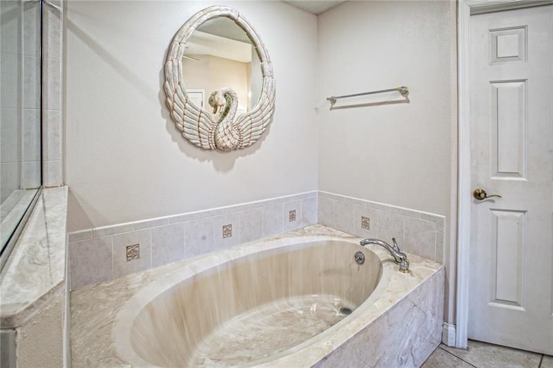 最近售出: $669,000 (3 贝兹, 2 浴室, 2508 平方英尺)