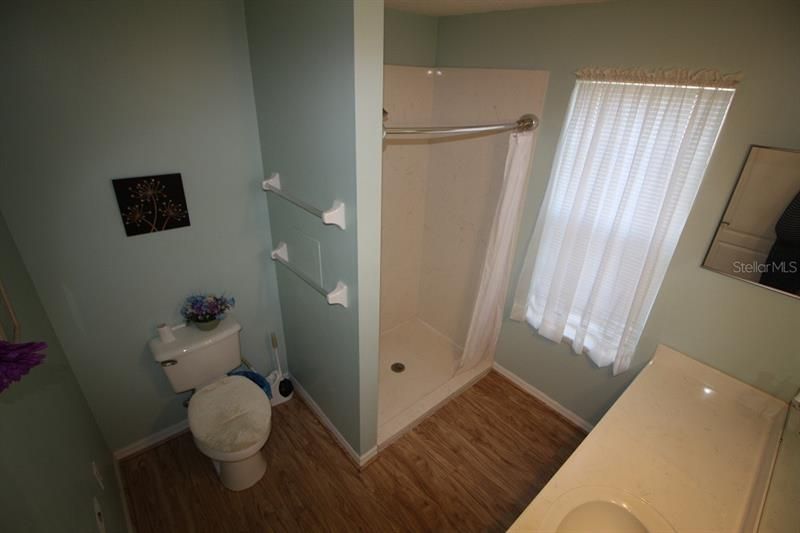 Recently Rented: $1,200 (1 beds, 1 baths, 832 Square Feet)