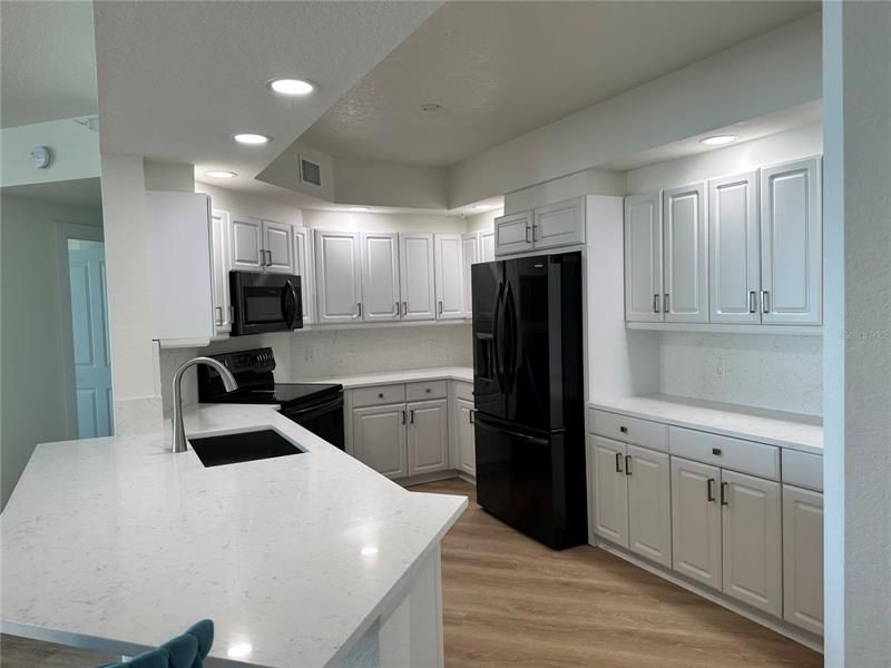 Recently Sold: $1,260,000 (2 beds, 2 baths, 1427 Square Feet)