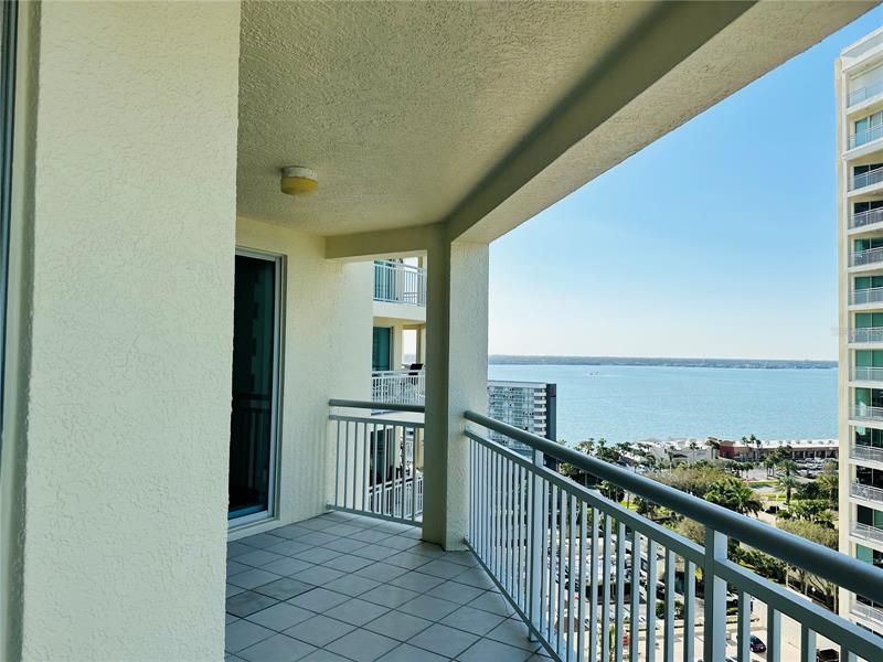 Recently Sold: $1,260,000 (2 beds, 2 baths, 1427 Square Feet)