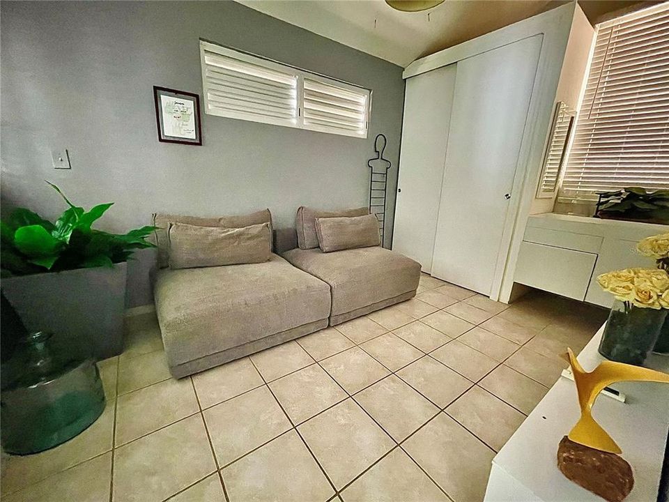 Vendido Recientemente: $545,000 (4 camas, 4 baños, 2639 Pies cuadrados)