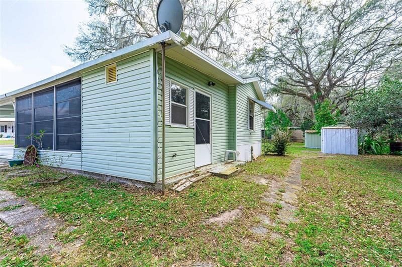 Recently Sold: $89,000 (2 beds, 1 baths, 840 Square Feet)