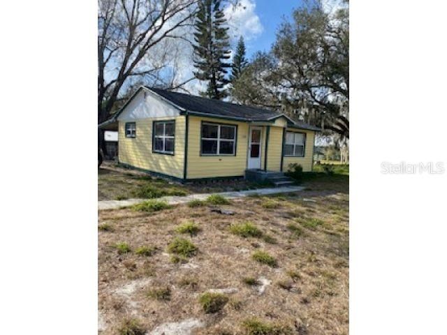 For Sale: $140,000 (2 beds, 1 baths, 720 Square Feet)