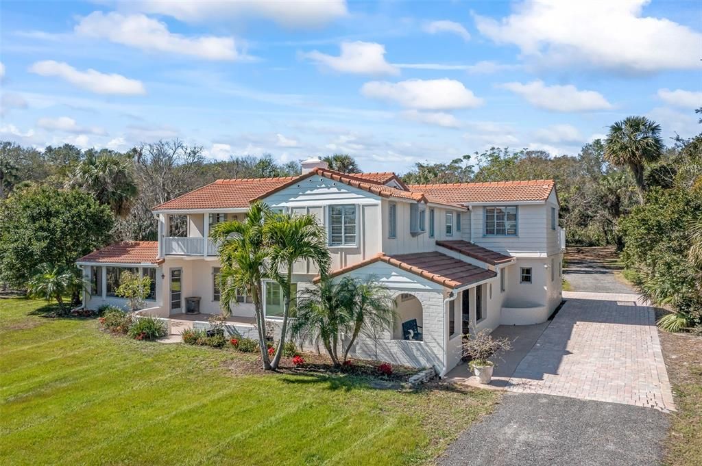Recently Sold: $1,575,000 (4 beds, 3 baths, 2774 Square Feet)