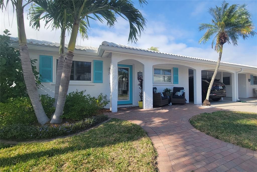 Recently Sold: $599,900 (2 beds, 2 baths, 1353 Square Feet)