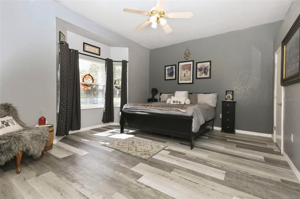 Recently Sold: $625,000 (3 beds, 2 baths, 2696 Square Feet)