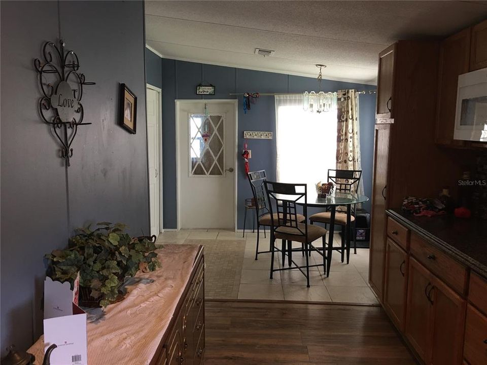 Recently Sold: $295,000 (4 beds, 2 baths, 1620 Square Feet)