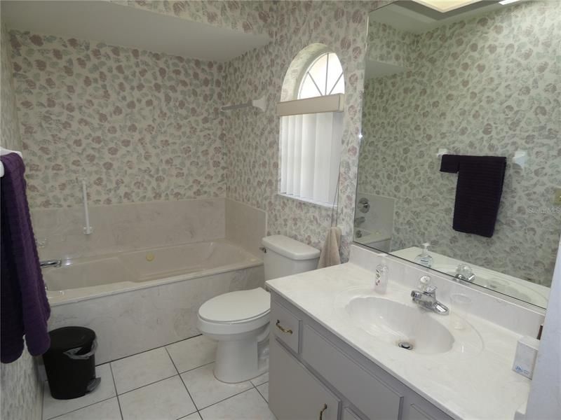 最近售出: $309,900 (3 贝兹, 2 浴室, 1741 平方英尺)