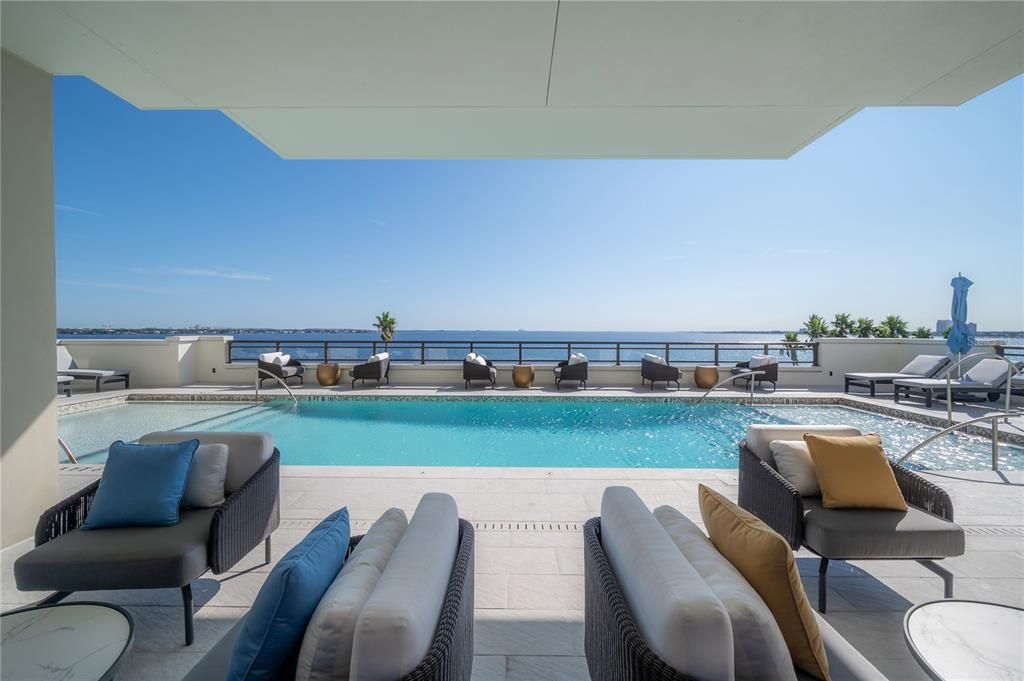 Active With Contract: $9,500 (2 beds, 3 baths, 2068 Square Feet)