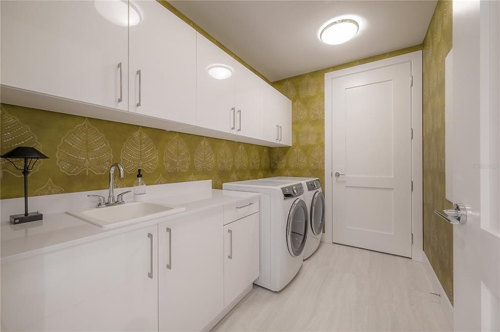 Active With Contract: $9,500 (2 beds, 3 baths, 2068 Square Feet)