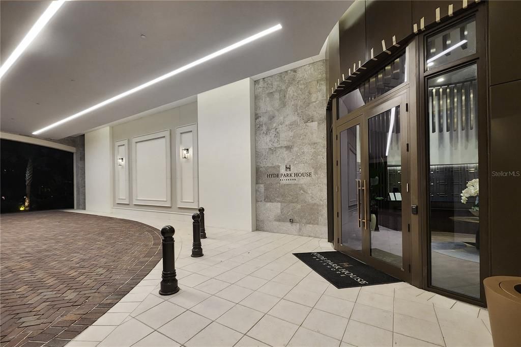 Active With Contract: $9,500 (2 beds, 3 baths, 2068 Square Feet)