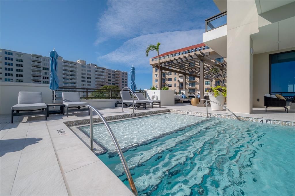 Active With Contract: $9,500 (2 beds, 3 baths, 2068 Square Feet)