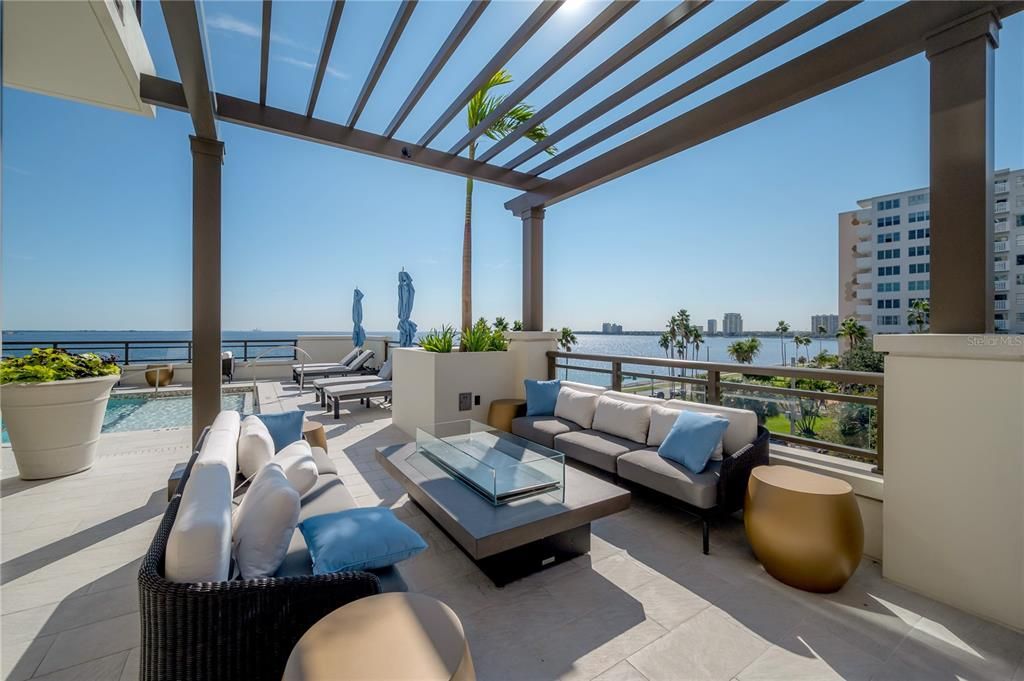 Active With Contract: $9,500 (2 beds, 3 baths, 2068 Square Feet)